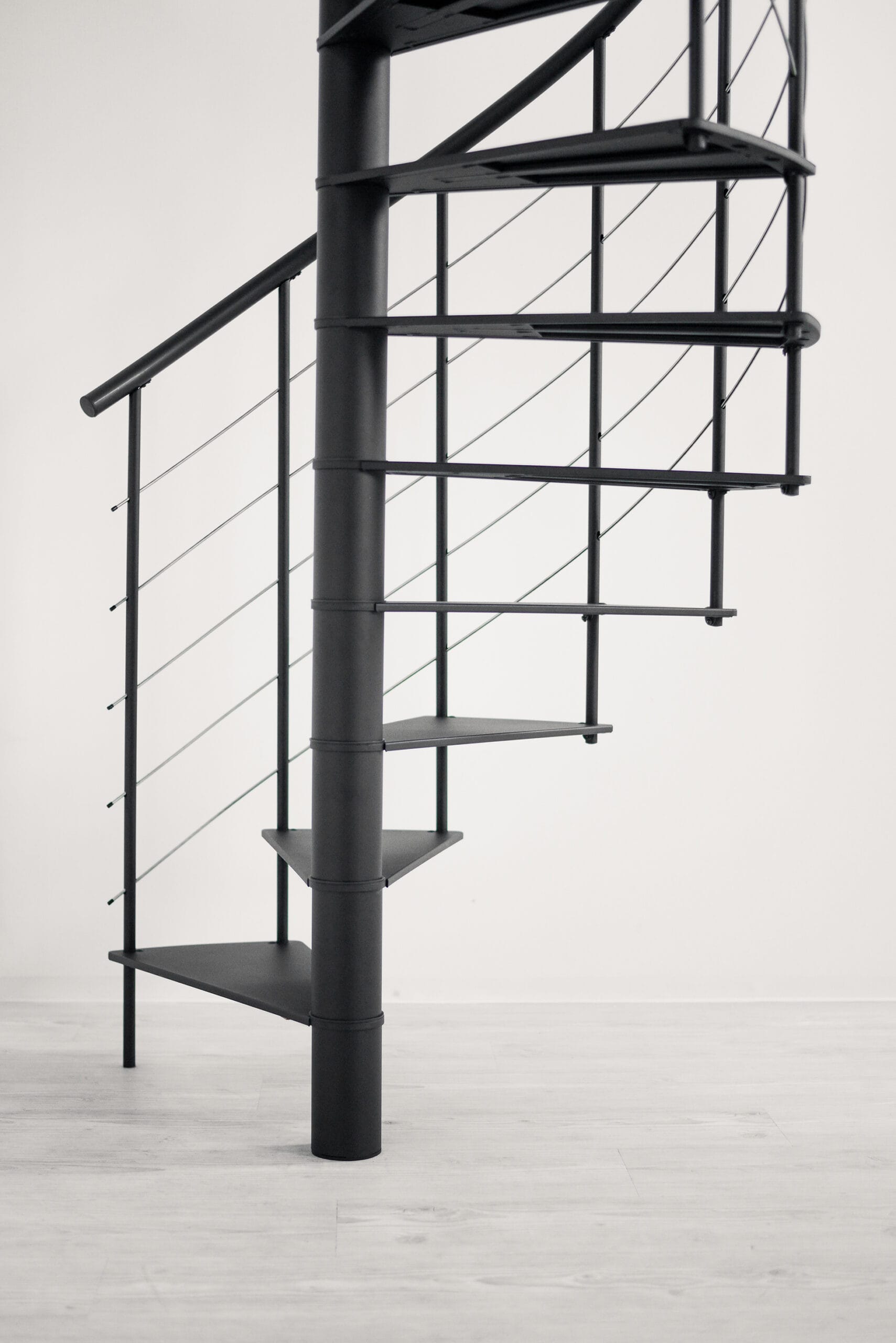 Milano_Schwarz-20-scaled-1