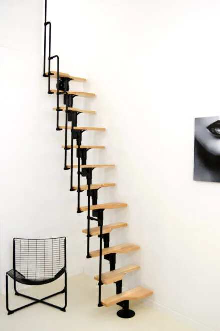 Scara pentru spatii mici Twister