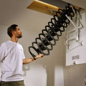 Scară de mansardă pantograf FAKRO LSE Energy Efficient